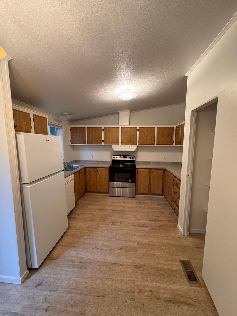 House for rent at 39013 NE 207th Ave, Amboy, WA 98601