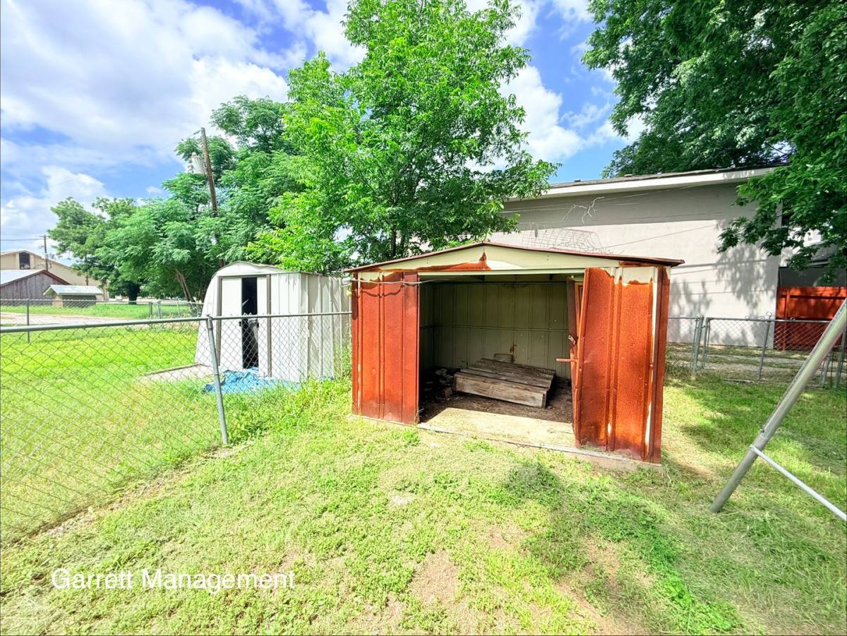 House for rent at 205 1 2 S Broad, Lampasas, TX 76550