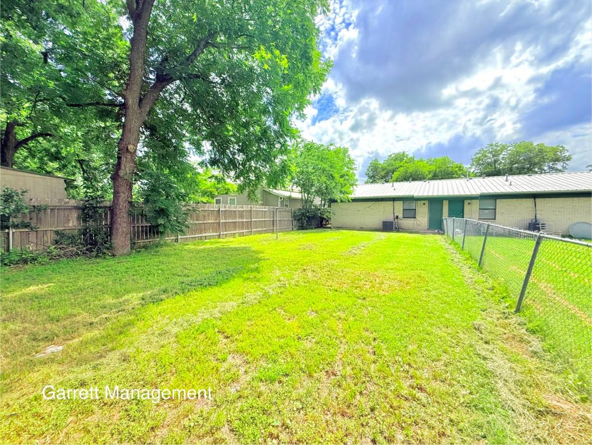House for rent at 205 1 2 S Broad, Lampasas, TX 76550