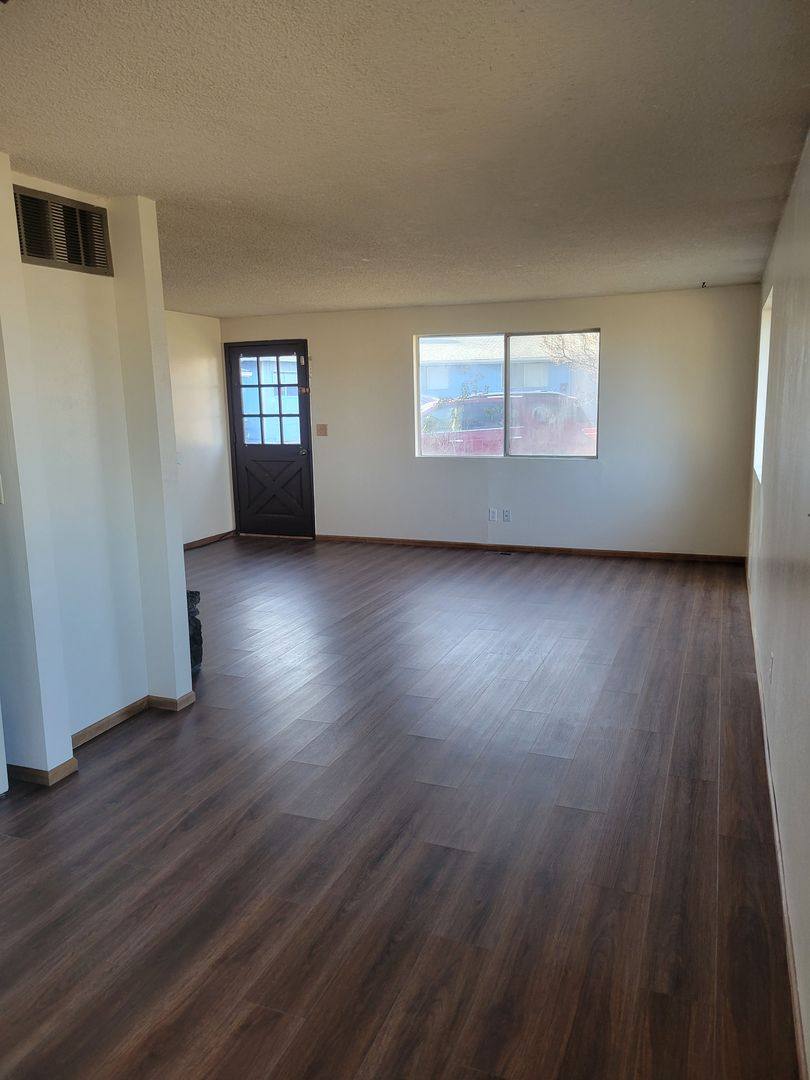 Apartment for rent at 1004-1010 C Ave, La Grande, OR 97850