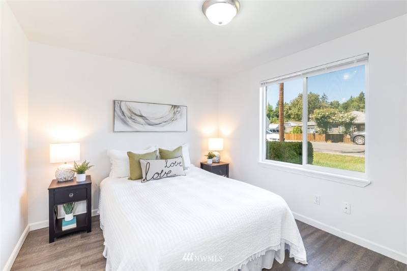 Apartment for rent at 1744 Rainier Ave, Bremerton, WA 98312