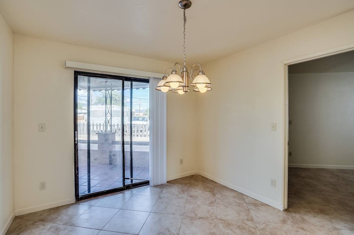 House for rent at 422 E Navajo Rd, Tucson, AZ 85705