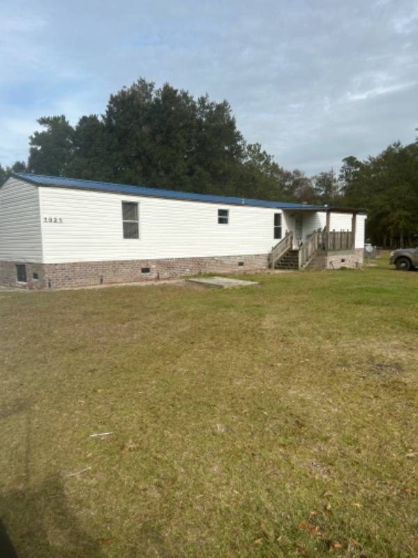House for rent at 1921 Arthur Lawrence Dr, McClellanville, SC 29458