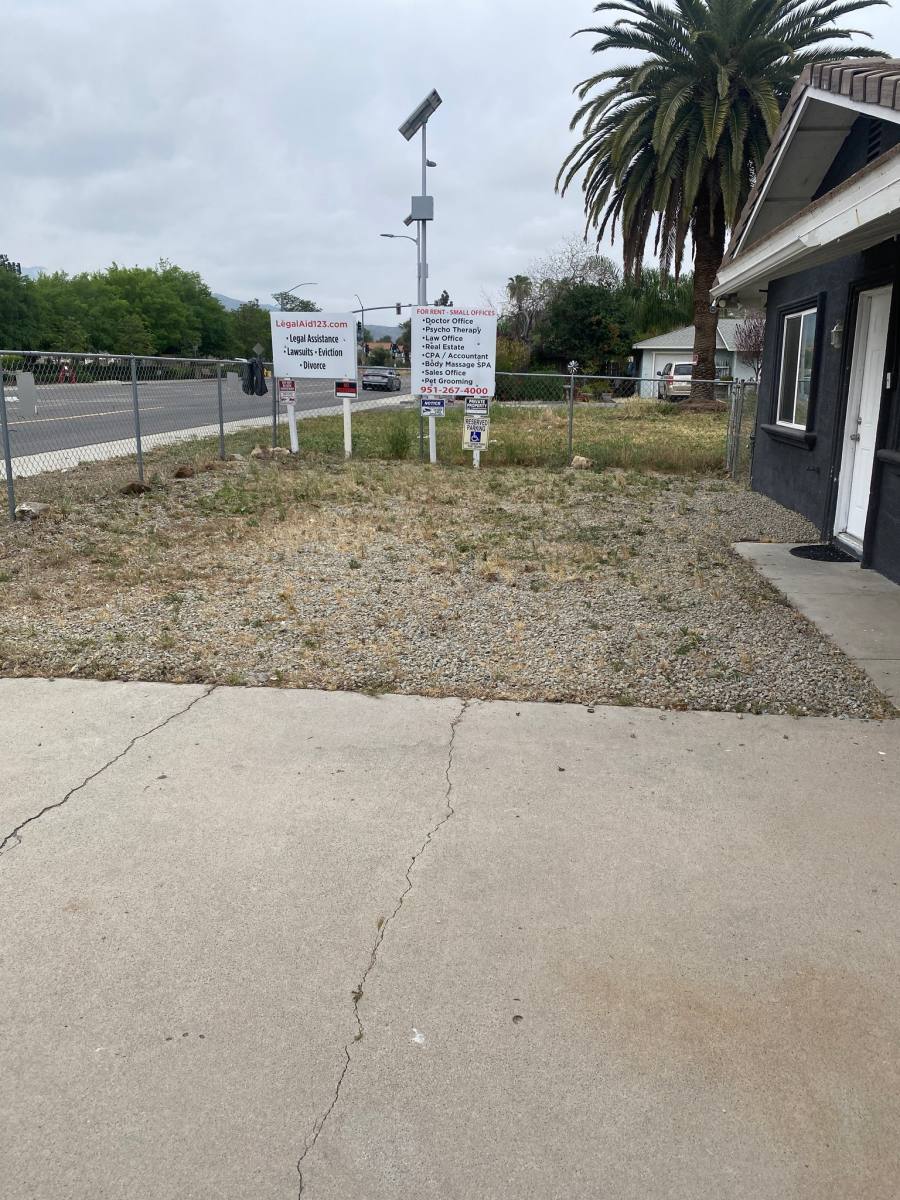 House for rent at 16510 Lakeshore Dr, Lake Elsinore, CA 92530