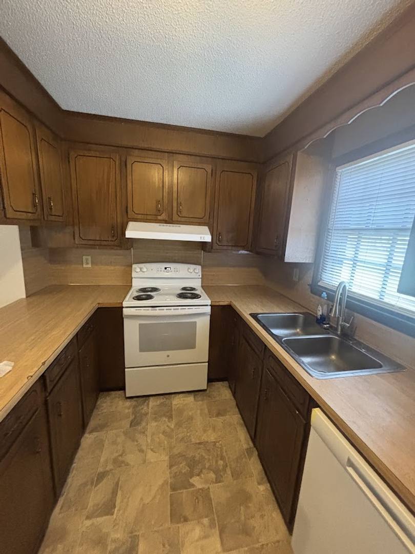 House for rent at 206 Longleaf Rd, Summerville, SC 29486