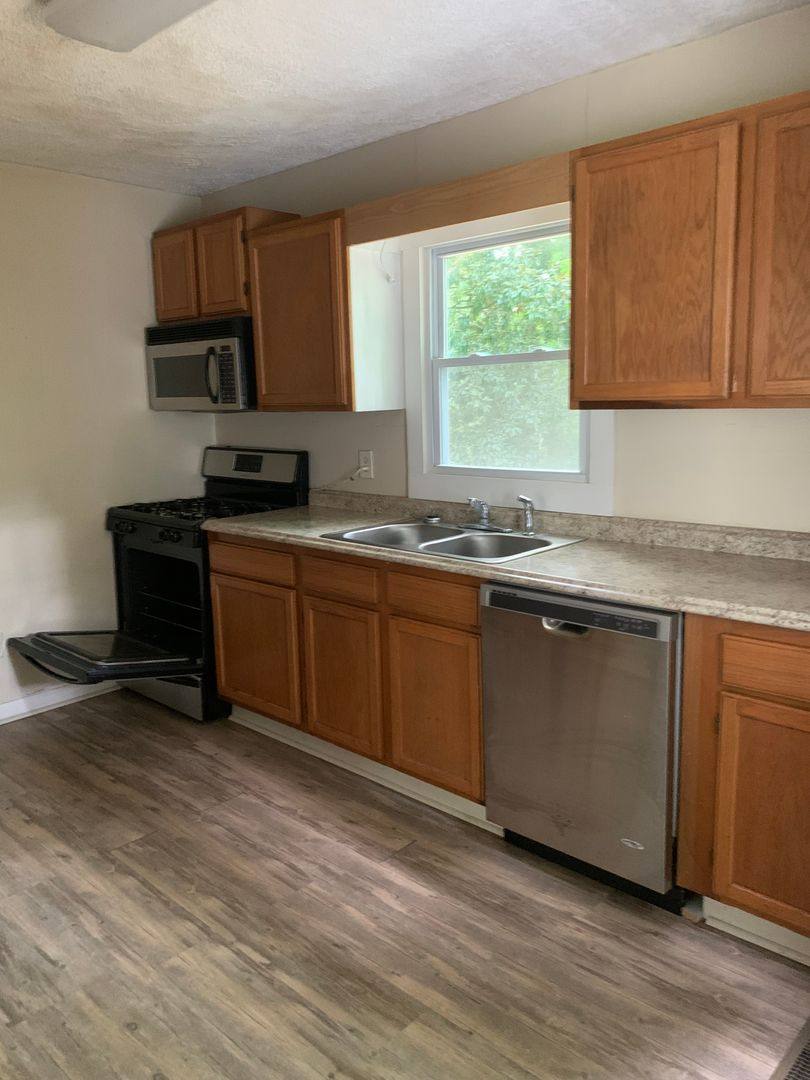 House for rent at 43 Berry Ave, Newnan, GA 30263