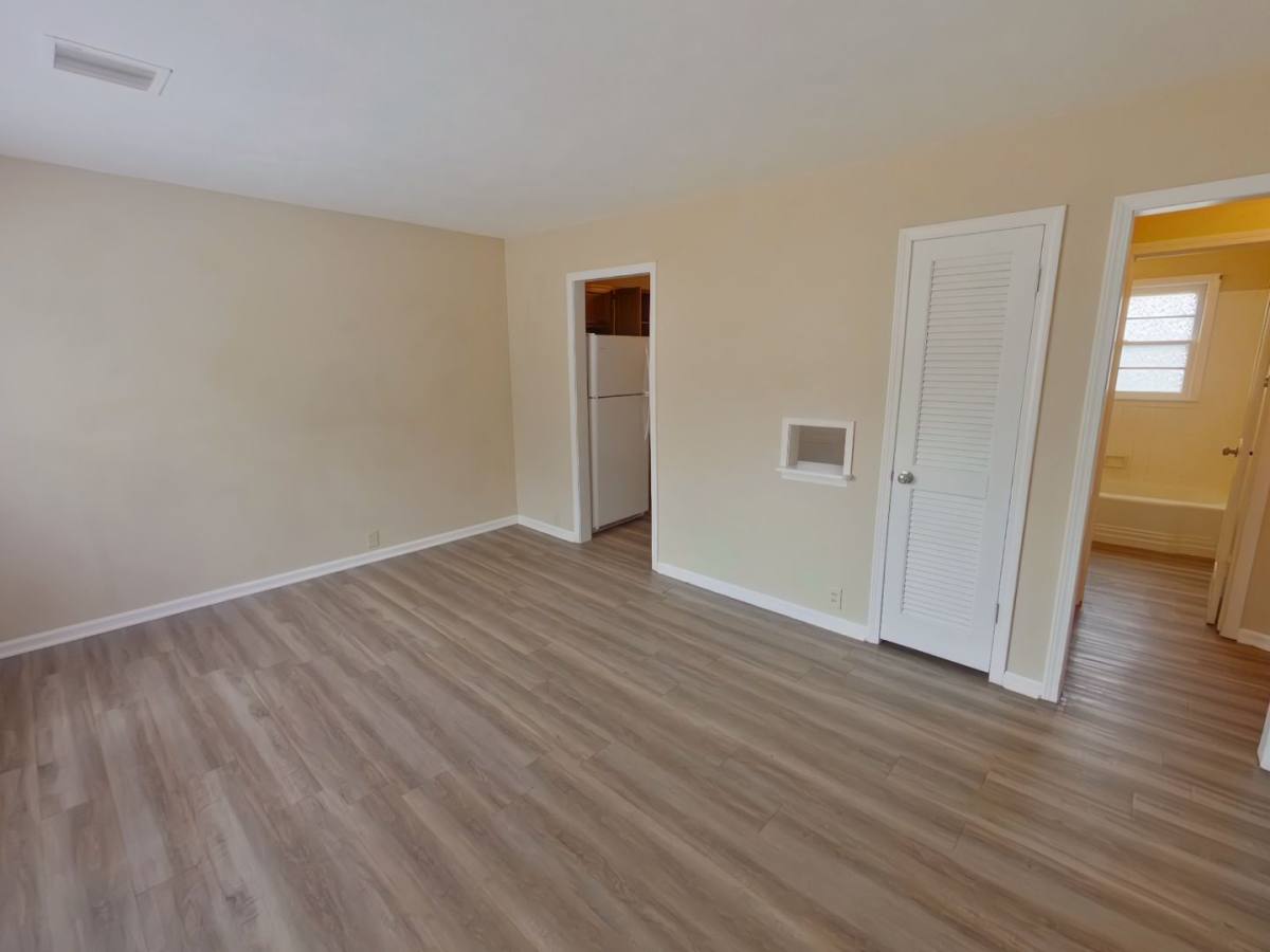 House for rent at 1548 N Pinecrest Ave, Wichita, KS 67208