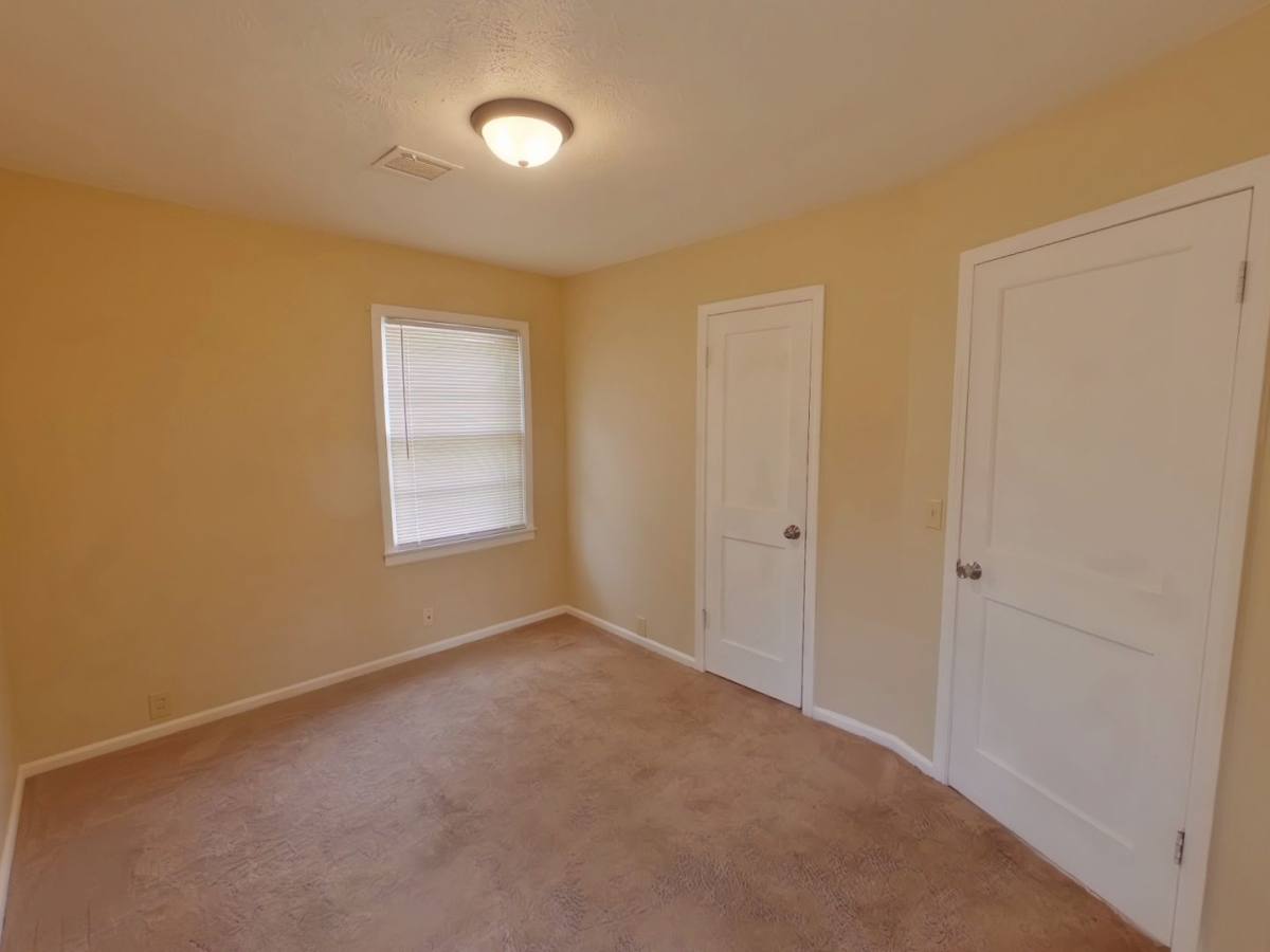House for rent at 1548 N Pinecrest Ave, Wichita, KS 67208