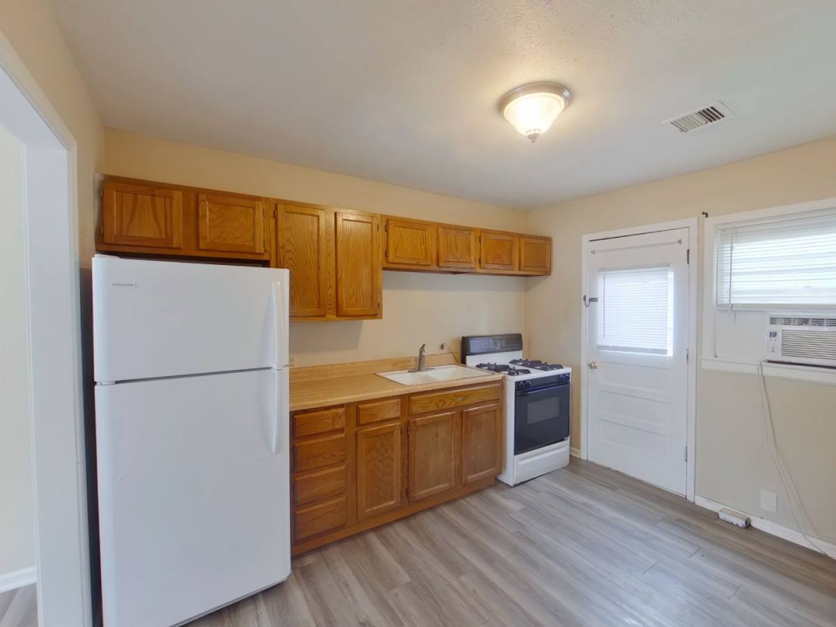 House for rent at 1548 N Pinecrest Ave, Wichita, KS 67208