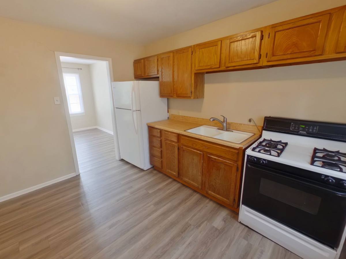 House for rent at 1548 N Pinecrest Ave, Wichita, KS 67208