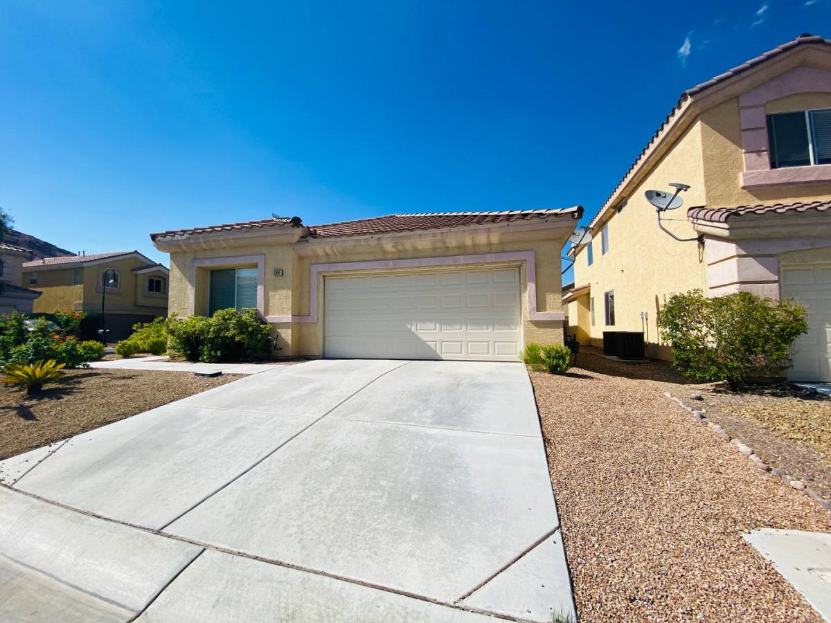House for rent at 286 Duck Hollow Ave, Las Vegas, NV 89148