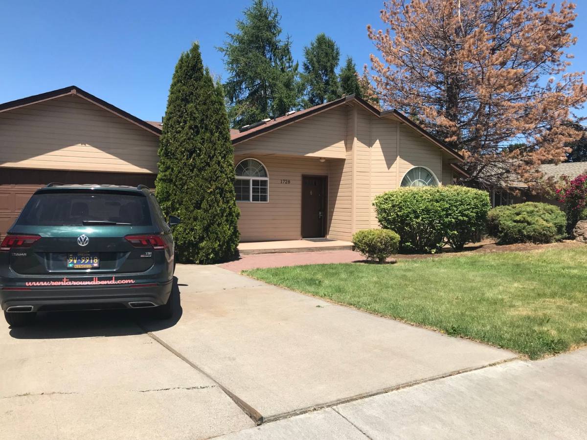 House for rent at 1728 NE Mark Court, Bend, OR 97701