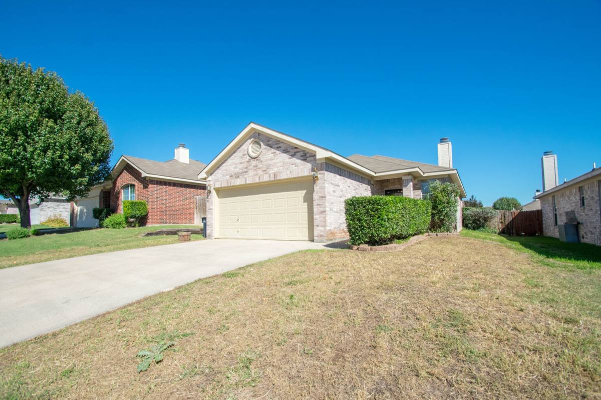 House for rent at 6316 Downeast Dr, Fort Worth, TX 76179