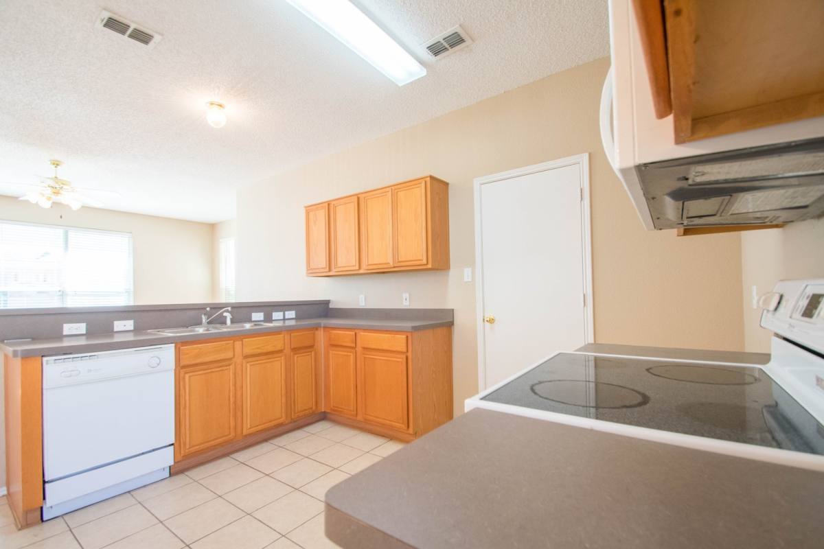 House for rent at 6316 Downeast Dr, Fort Worth, TX 76179