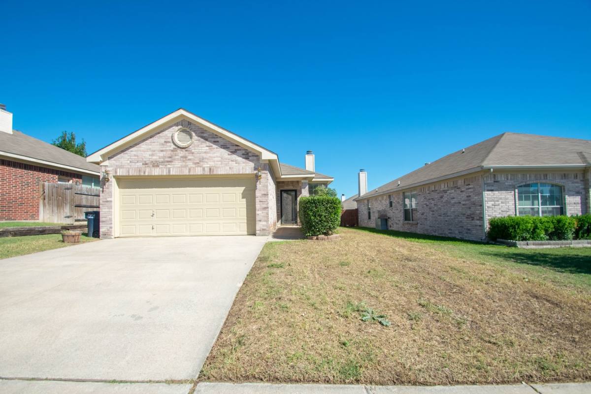 House for rent at 6316 Downeast Dr, Fort Worth, TX 76179