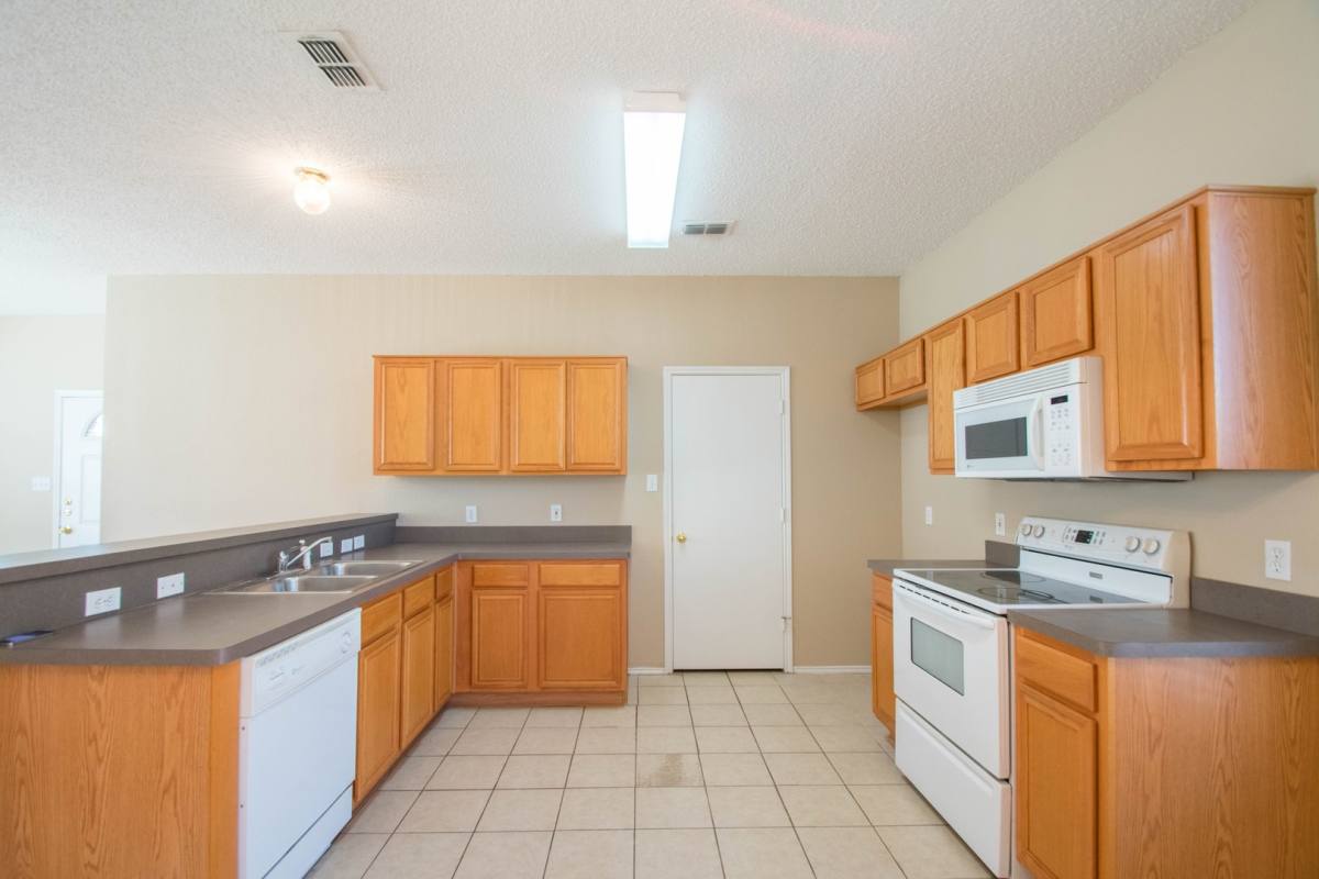 House for rent at 6316 Downeast Dr, Fort Worth, TX 76179