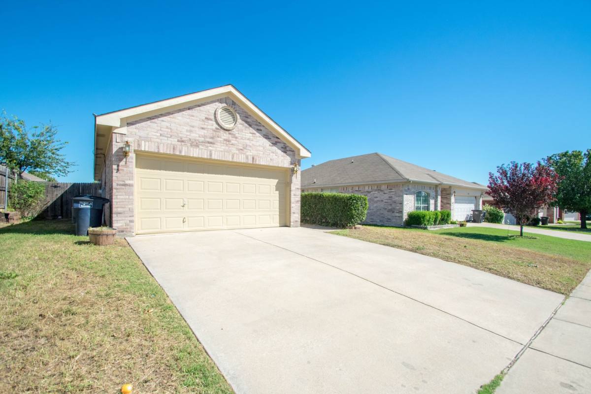 House for rent at 6316 Downeast Dr, Fort Worth, TX 76179