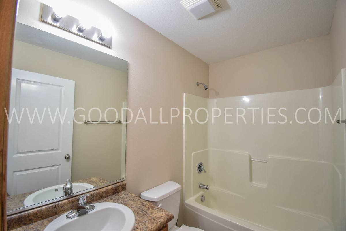 Townhouse for rent at 3138 SW Arlan Lane, Ankeny, IA 50023