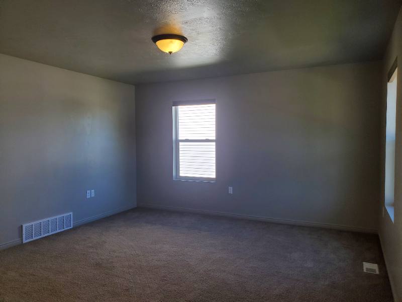 House for rent at 196 E Aparicio Dr, Tooele, UT 84074