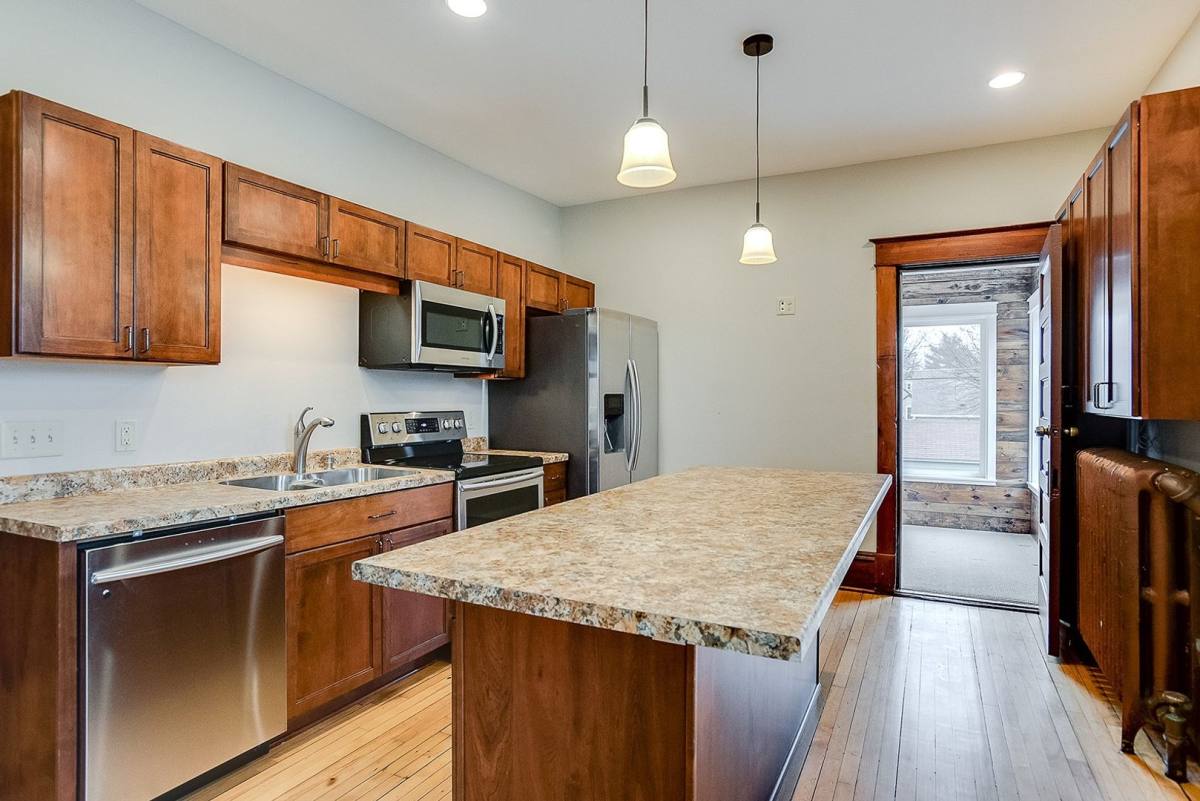 Apartment for rent at 1360 Dale St N, Saint Paul, MN 55117