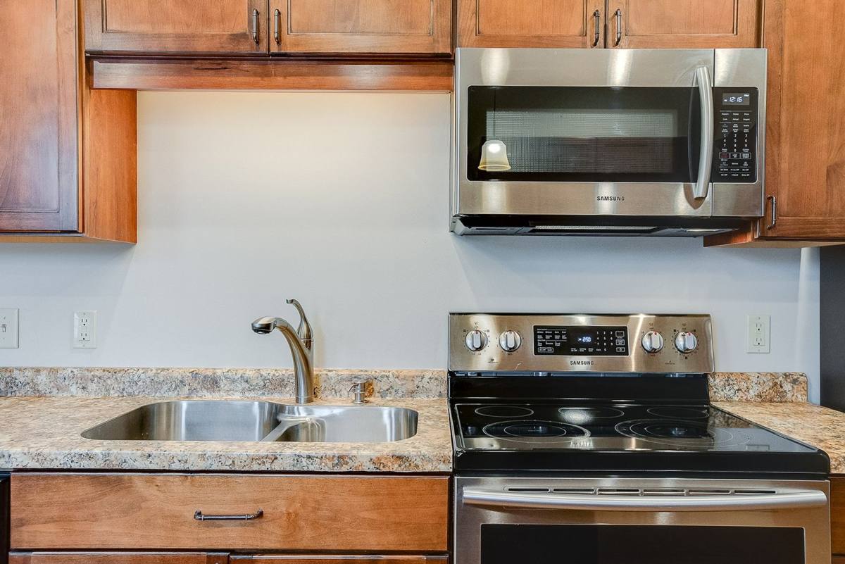 Apartment for rent at 1360 Dale St N, Saint Paul, MN 55117