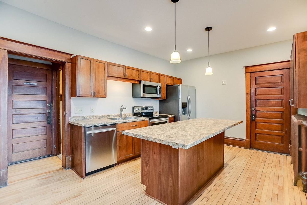 Apartment for rent at 1360 Dale St N, Saint Paul, MN 55117