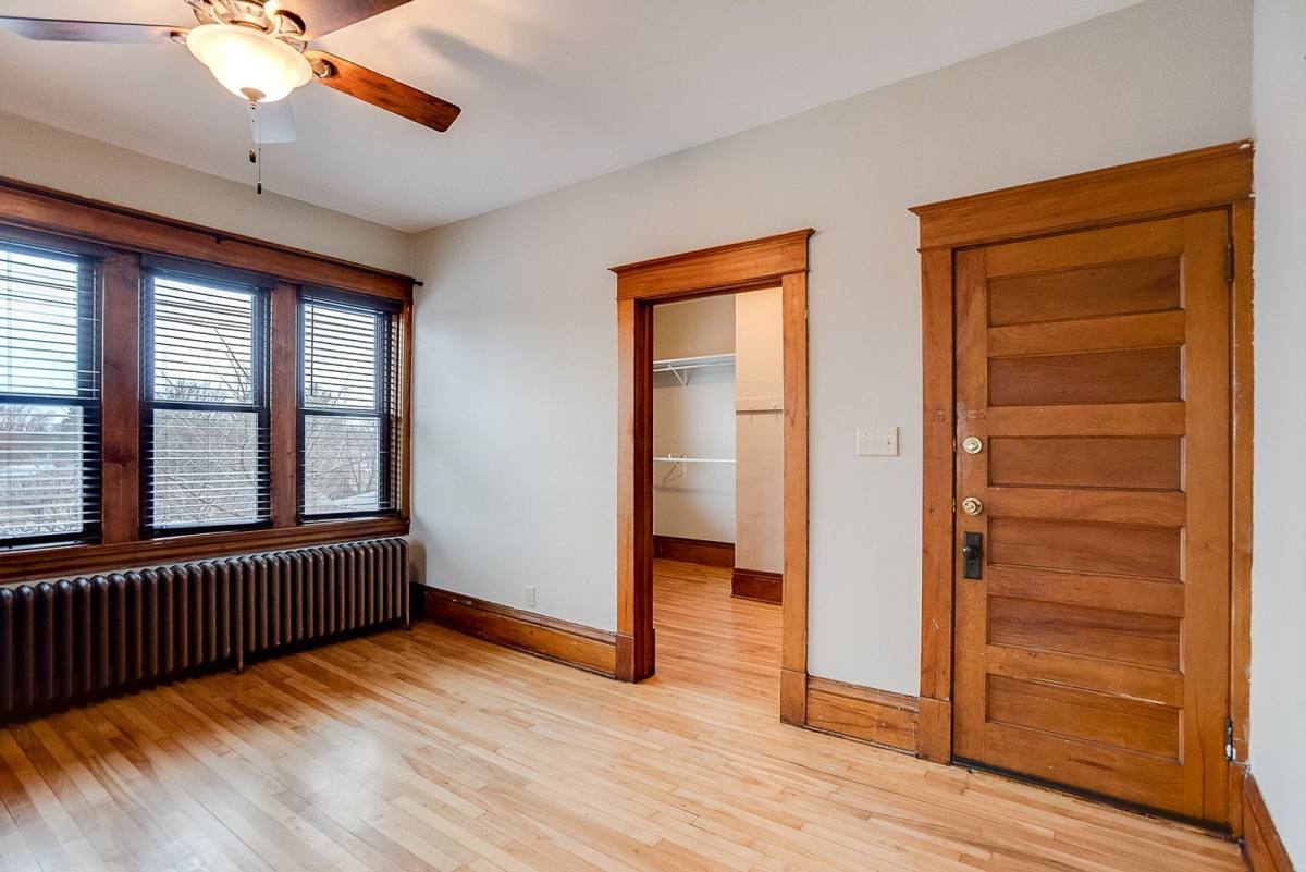 Apartment for rent at 1360 Dale St N, Saint Paul, MN 55117