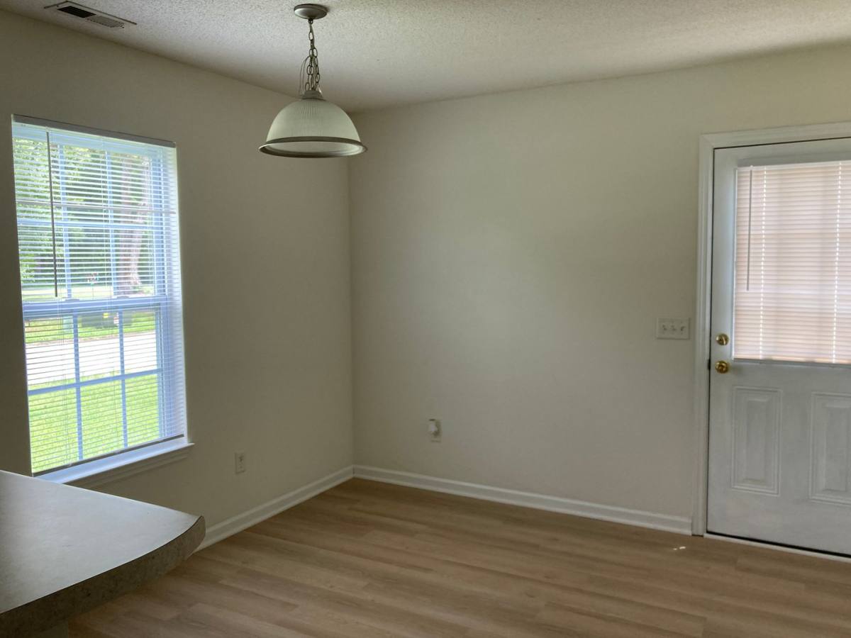 House for rent at 4011 Masonboro Loop Rd, Wilmington, NC 28409