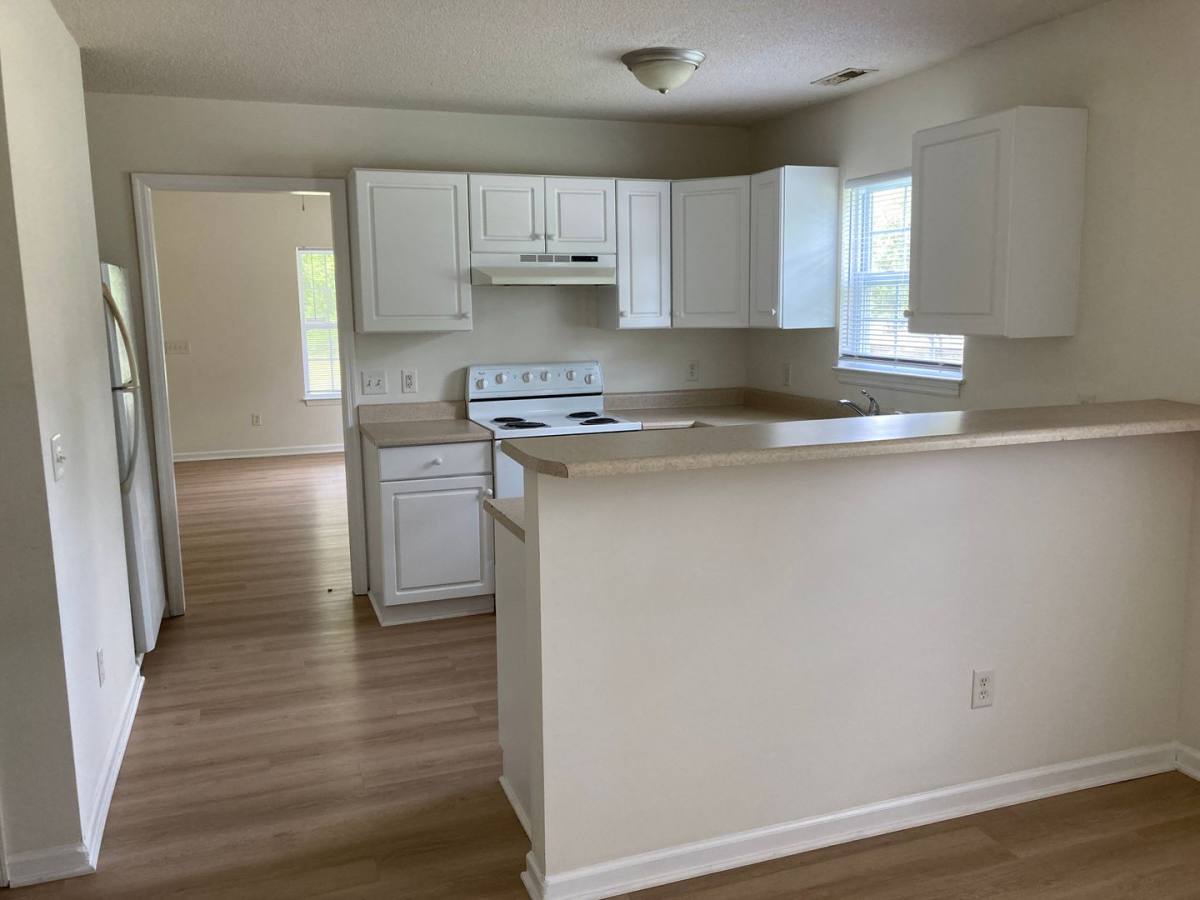 House for rent at 4011 Masonboro Loop Rd, Wilmington, NC 28409