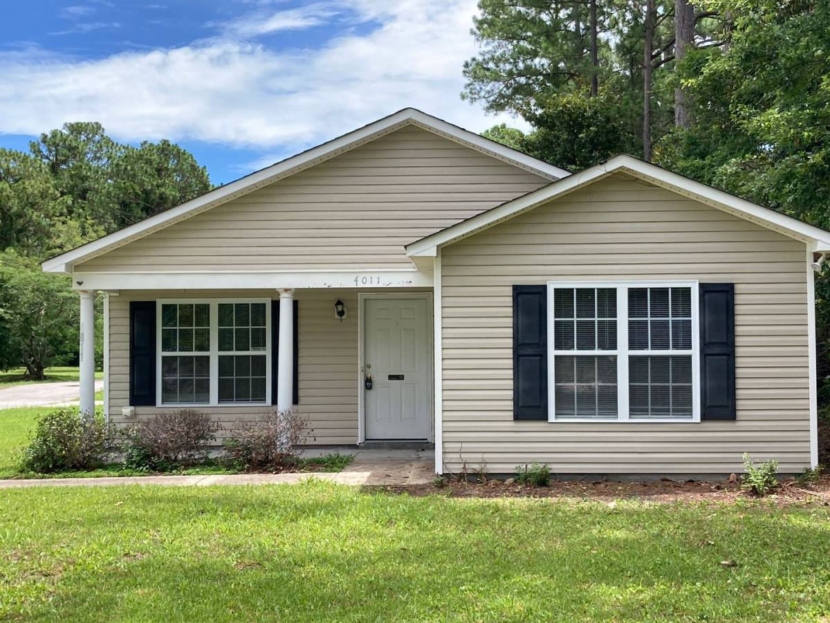House for rent at 4011 Masonboro Loop Rd, Wilmington, NC 28409