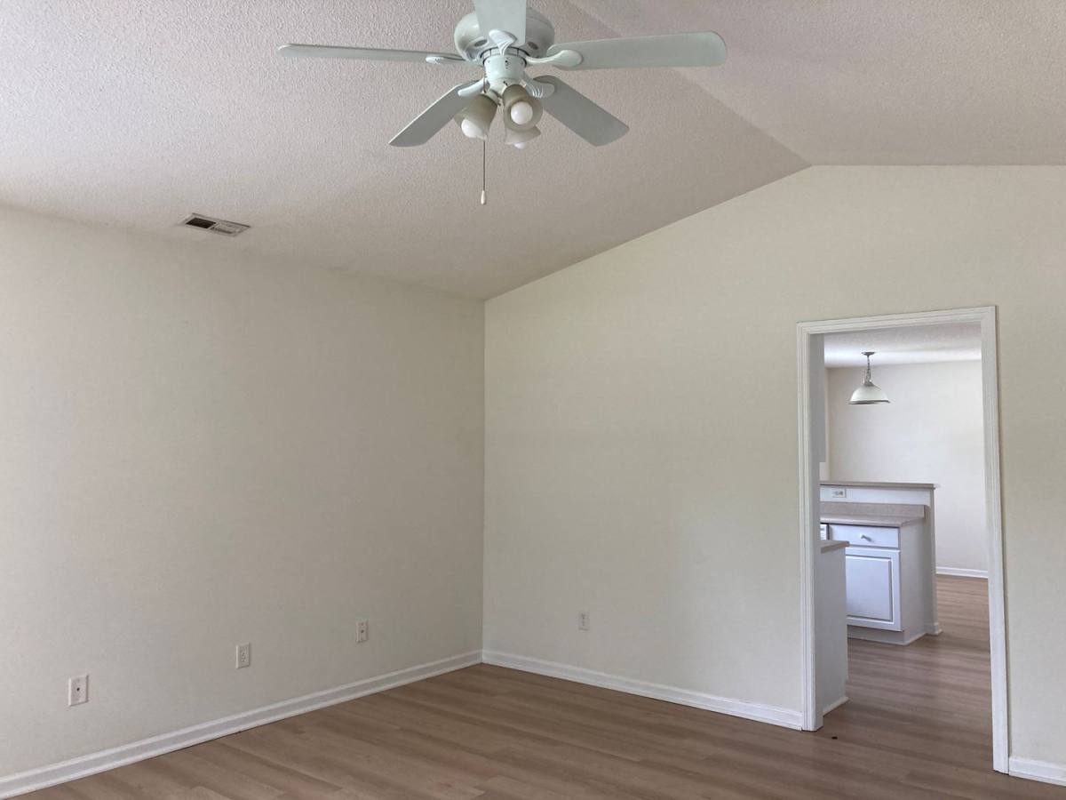 House for rent at 4011 Masonboro Loop Rd, Wilmington, NC 28409