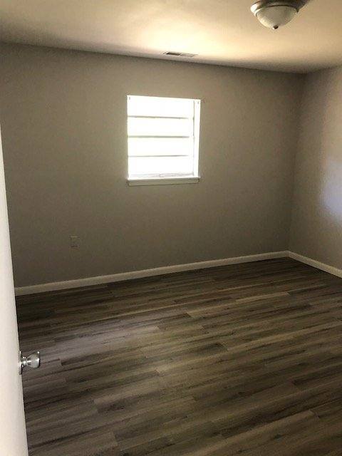 Apartment for rent at 25-B Lc Dr, Glennville, GA 30427