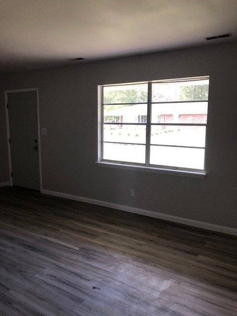 Apartment for rent at 25-B Lc Dr, Glennville, GA 30427