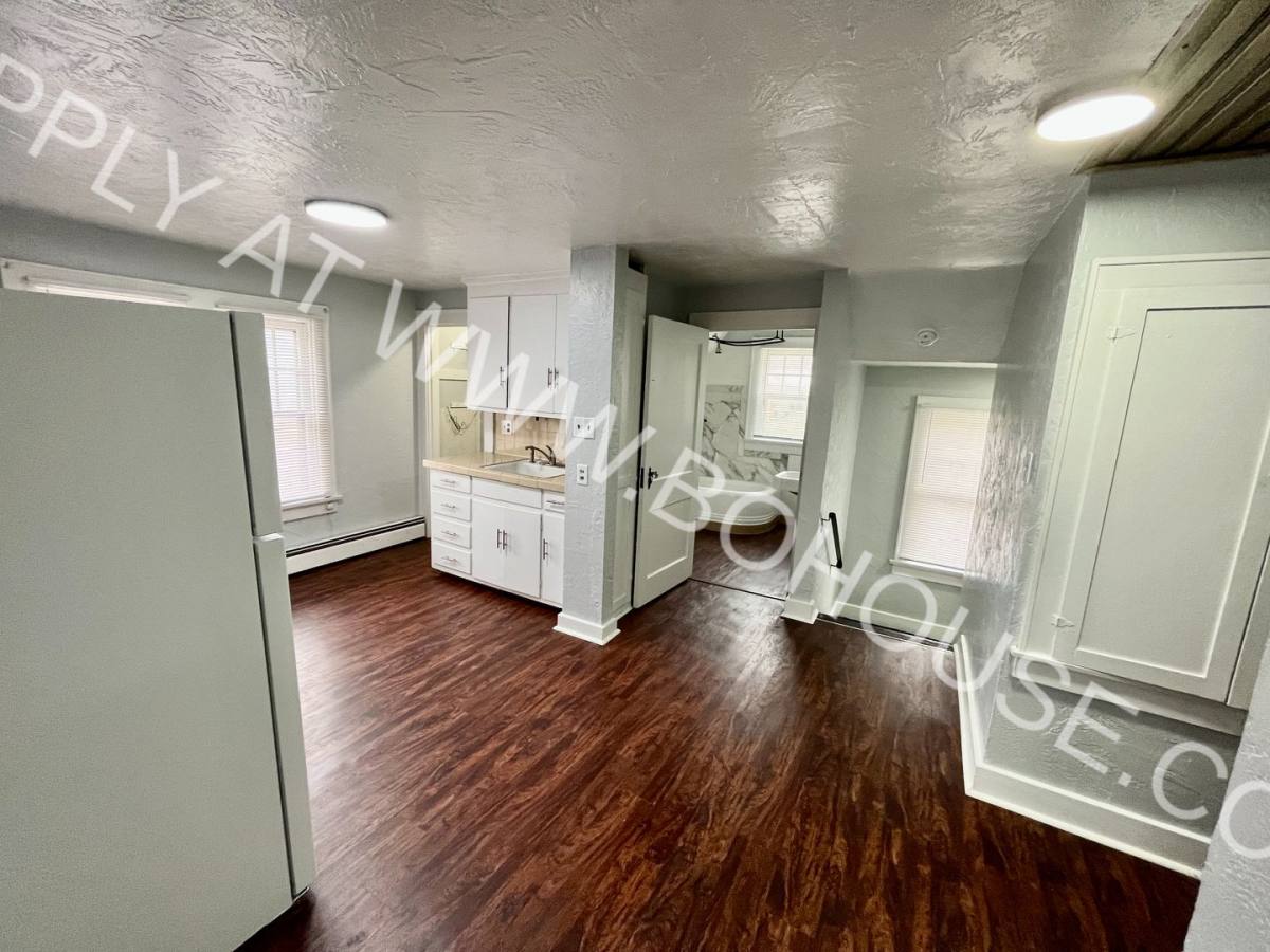 Apartment for rent at 3018 McArthur, Fort Wayne, IN 46809
