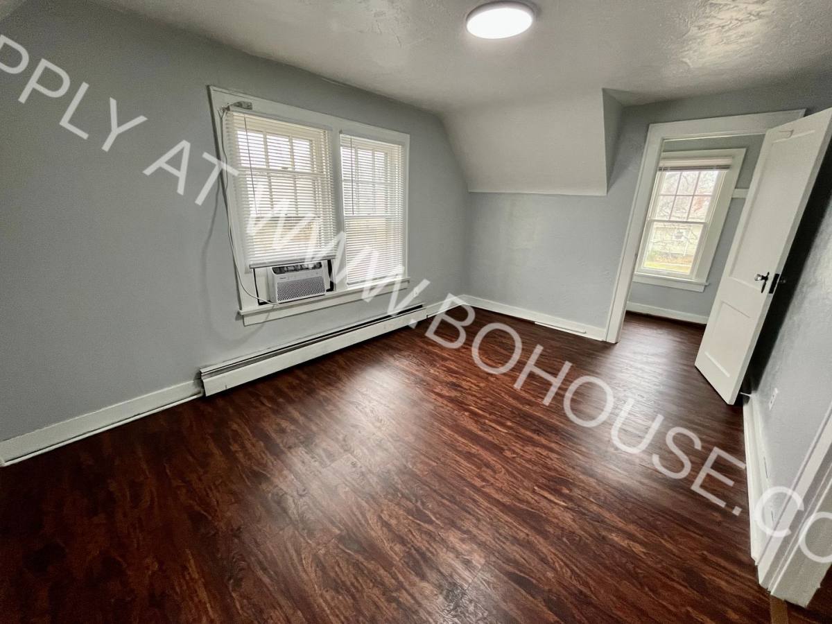 Apartment for rent at 3018 McArthur, Fort Wayne, IN 46809