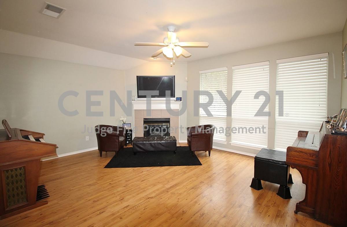 House for rent at 4228 Boulder Park Dr, Euless, TX 76040