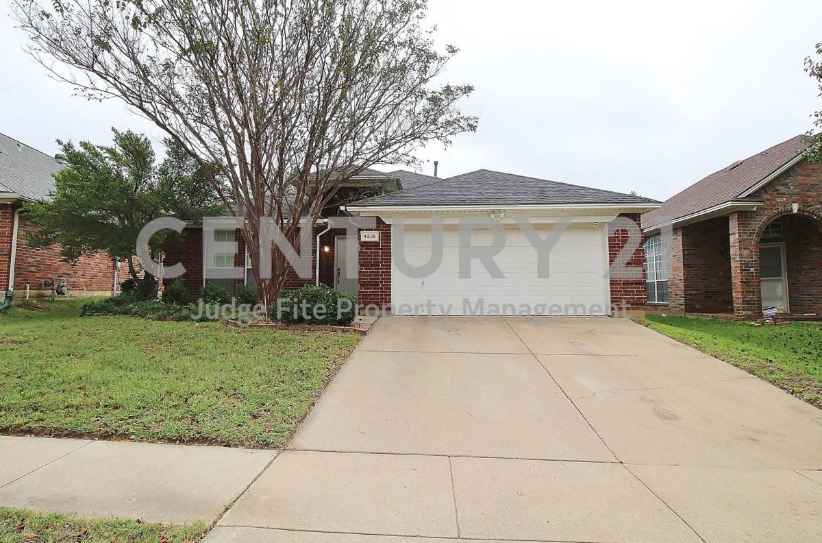 House for rent at 4228 Boulder Park Dr, Euless, TX 76040