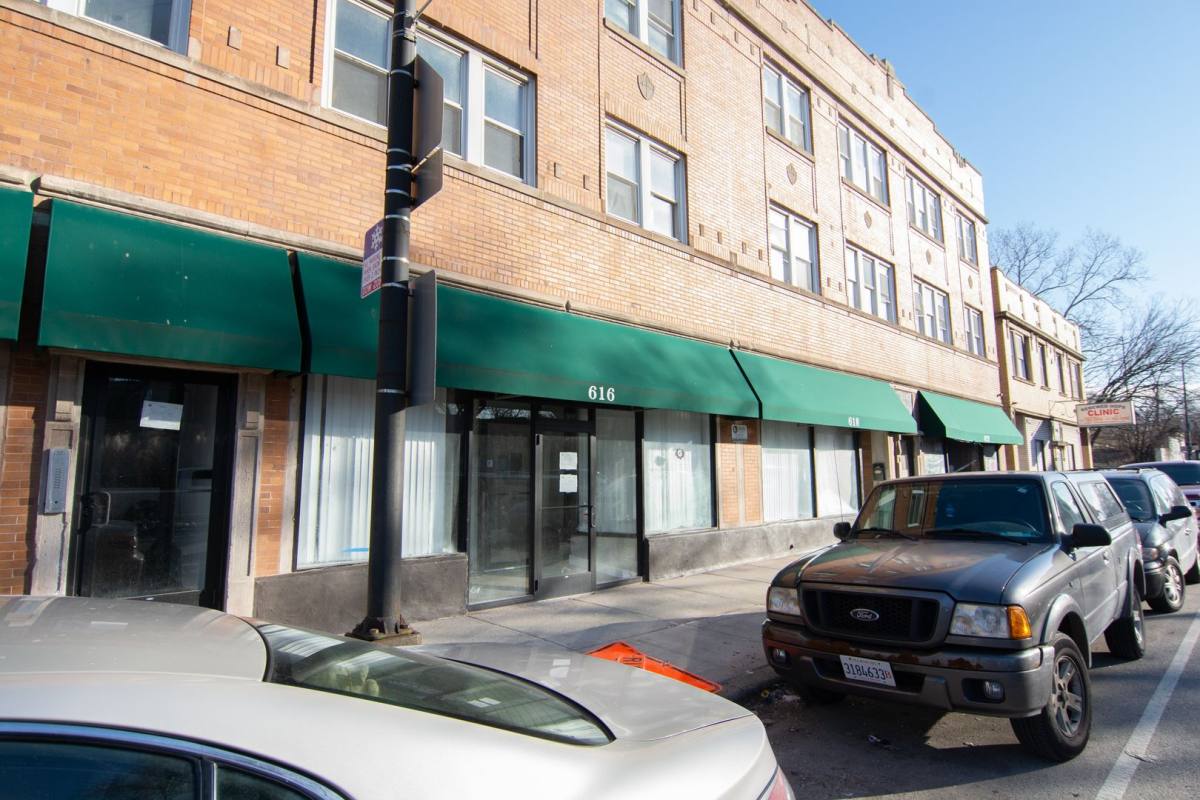 Apartment for rent at 614 E 71st St, Chicago, IL 60637