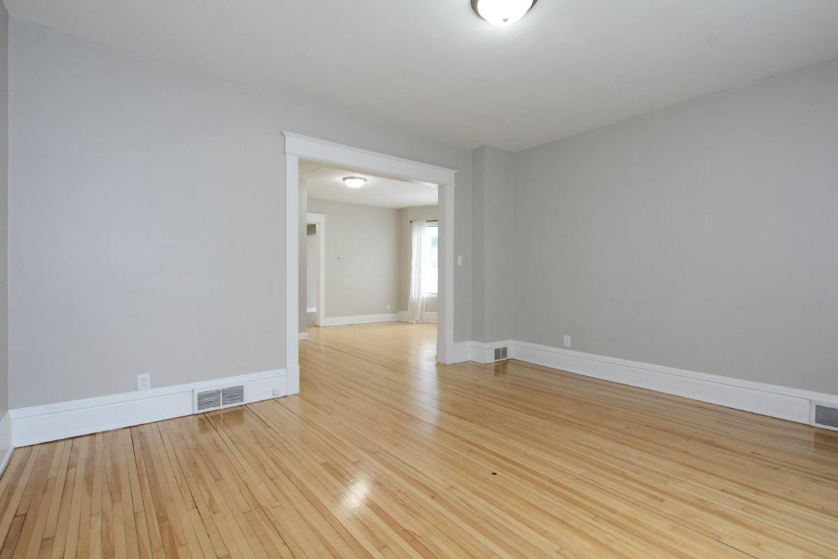 House for rent at 109 Delos St, Saint Paul, MN 55107