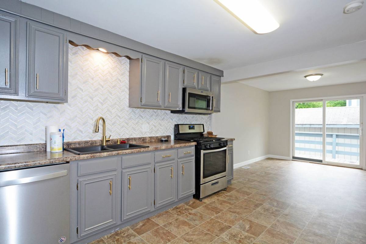 House for rent at 109 Delos St, Saint Paul, MN 55107