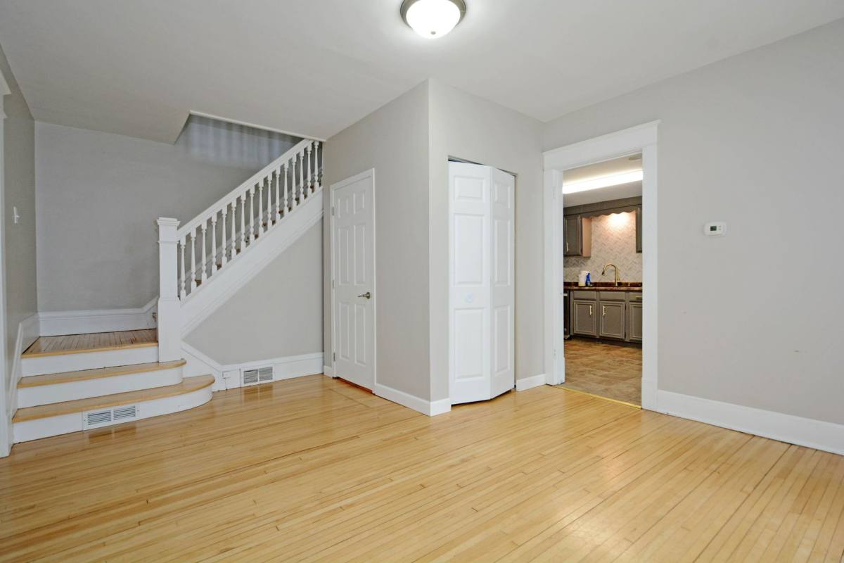 House for rent at 109 Delos St, Saint Paul, MN 55107