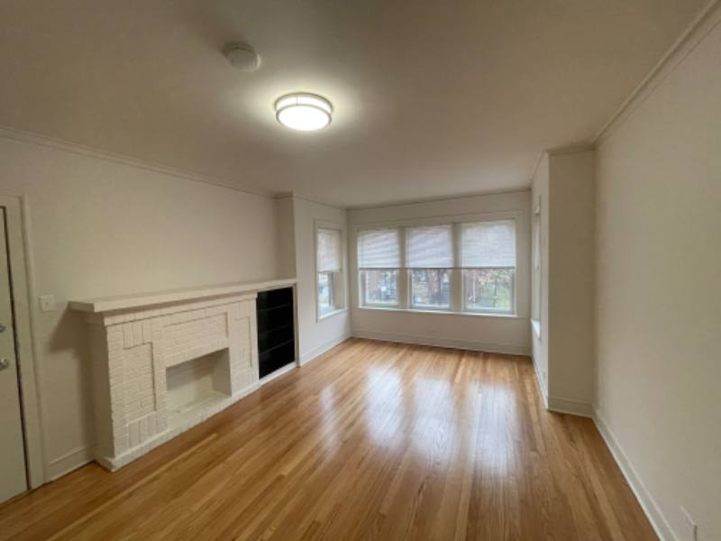 Apartment for rent at 7252 N Hamilton, Chicago, IL 60645