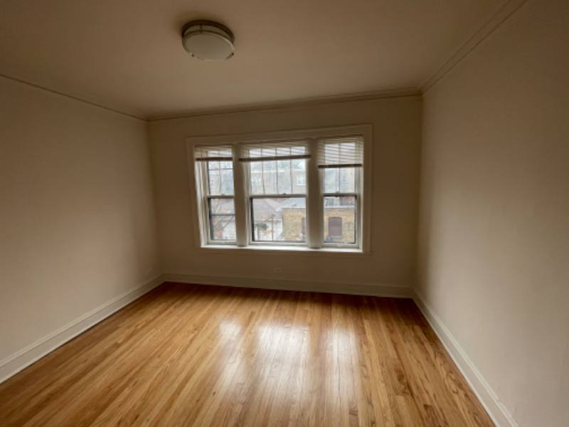 Apartment for rent at 7252 N Hamilton, Chicago, IL 60645