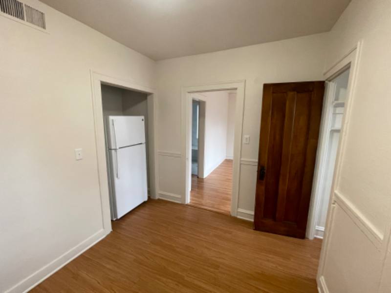 Apartment for rent at 7252 N Hamilton, Chicago, IL 60645