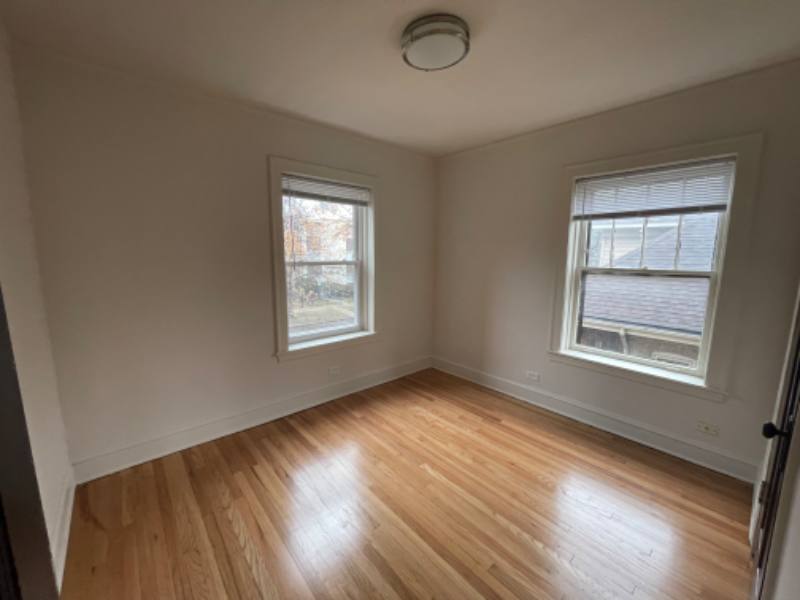 Apartment for rent at 7252 N Hamilton, Chicago, IL 60645