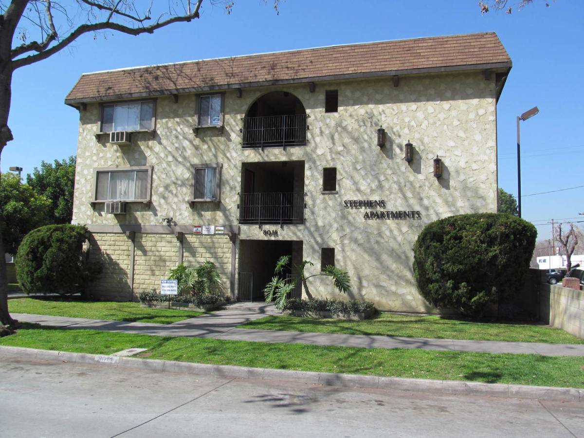 Apartment for rent at 8011 Bright Ave, Whittier, CA 90602