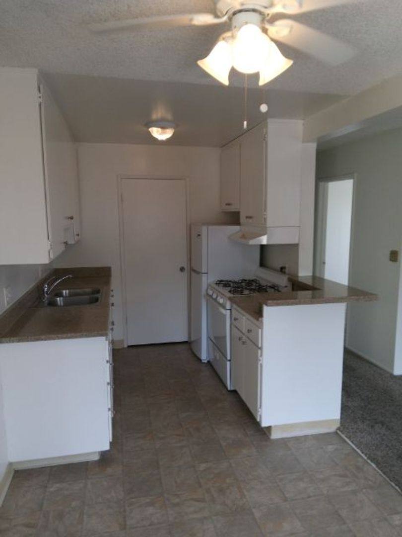 Apartment for rent at 8011 Bright Ave, Whittier, CA 90602