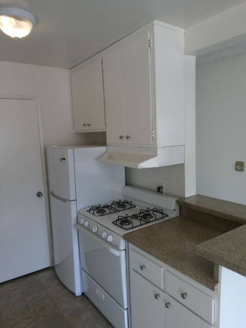 Apartment for rent at 8011 Bright Ave, Whittier, CA 90602