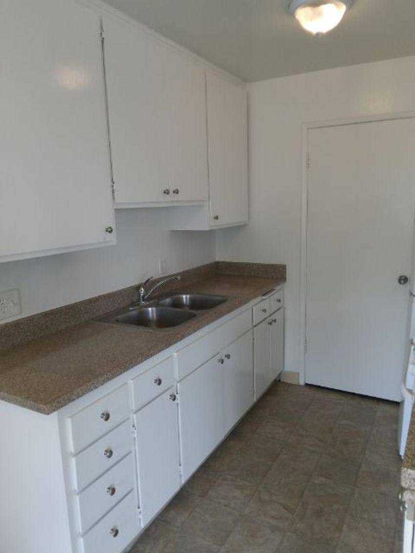Apartment for rent at 8011 Bright Ave, Whittier, CA 90602