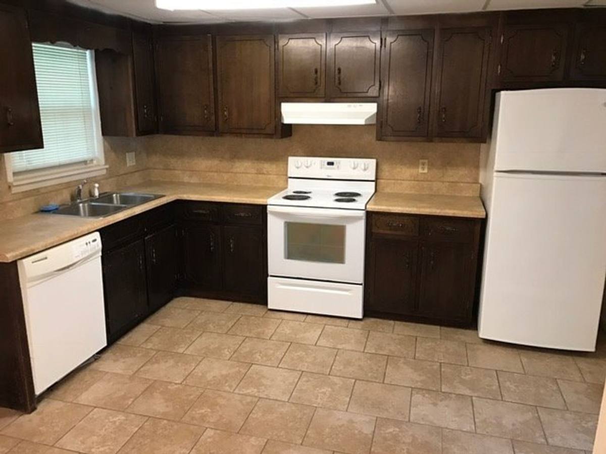 Apartment for rent at 1684 Ashland Highway, Talladega, AL 35160